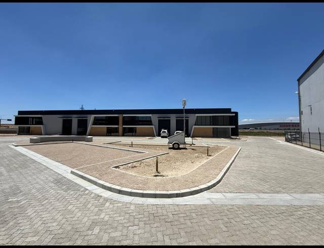 654M² WAREHOUSE TO LET IN STIKLAND INDUSTRIAL